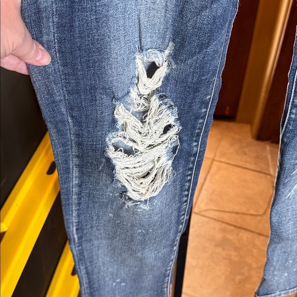 Judy Blue Dark Wash Mid Rise Distressed Blue Jeans Size Medium 29.5” Waist 7/28 - Picture 11 of 16